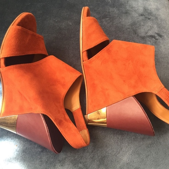 Suede Chloe wedges NWOT 37 - Picture 2 of 8